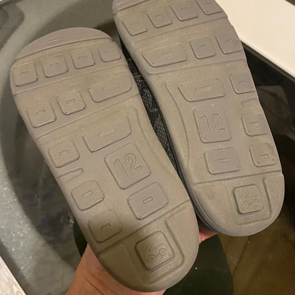 New See Kai Run Black and Green  boys Sneakers  12 - Picture 5 of 7